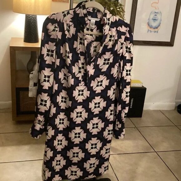 100% SILK Diane Von Fursenberg Dress Size 8 w POCKETS - Picture 3 of 8